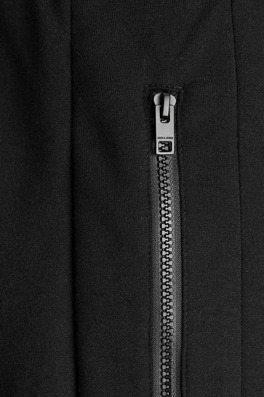 Court - noir