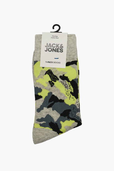 Gele sokken van ACCESSORIES BY JACK & JONES met camouflagepatroon in grijs, zwart en geel.