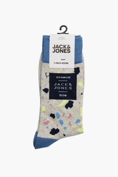 Grijze sokken van ACCESSORIES BY JACK & JONES met een terrazzo-achtig patroon in blauw, roze en geel.