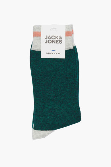 Chaussettes vertes d'ACCESSORIES BY JACK & JONES, avec des rayures grises et roses sur le dessus et aux orteils.