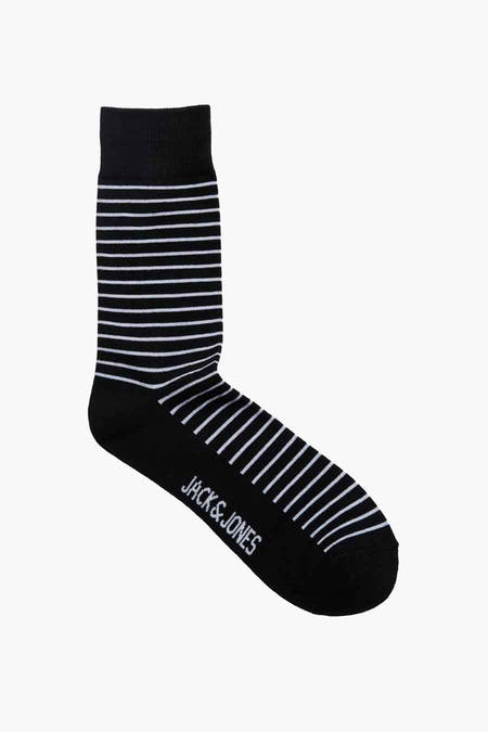 Chaussettes noires d'ACCESSORIES BY JACK & JONES, avec des bandes blanches sur toute la chaussette.