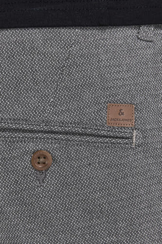 Short beige de JACK & JONES JEANS INTELLIGENCE, avec un motif fin et une boucle brune.