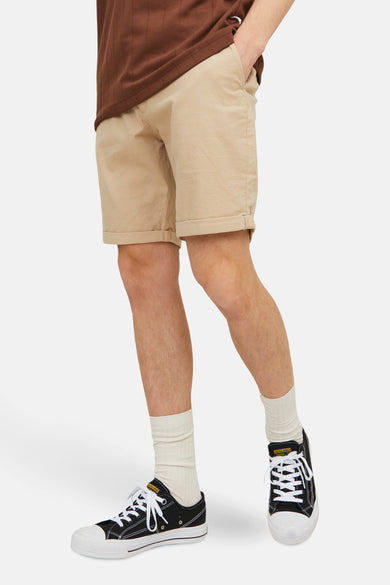 Court beige de JACK & JONES JEANS INTELLIGENCE, avec poches arrière et ourlets repliés.