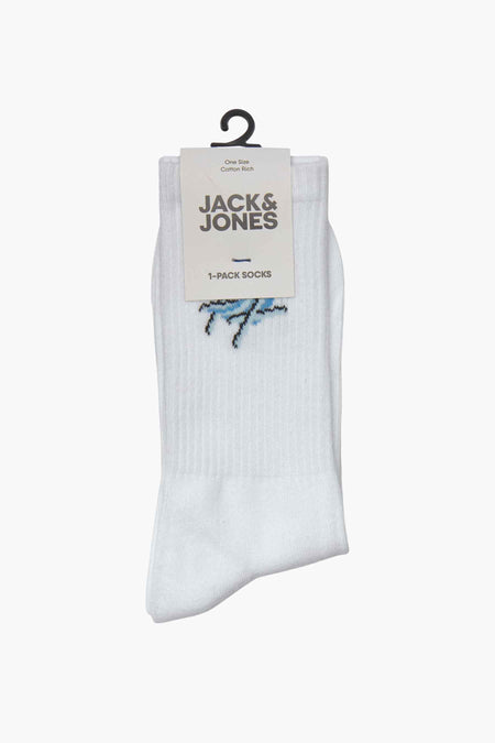 Chaussettes blanches JACK & JONES avec un imprimé abstrait bleu et une texture côtelée, emballées sur cintre.