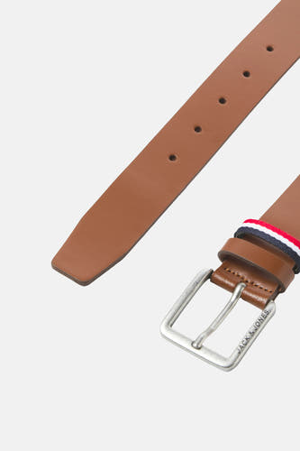 Ceinture marron de ACCESSORIES BY JACK & JONES, avec une boucle argentée et des accents rouge-blanc-bleu.