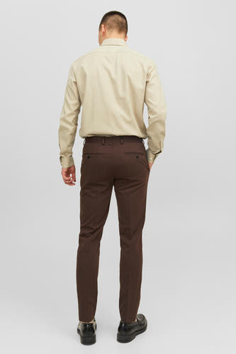 Chemise beige à manches longues de PREMIUM par JACK & JONES, vue de derrière.