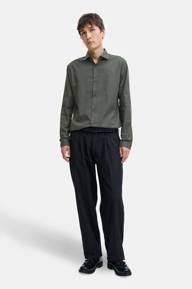 Vert, chemisier à manches longues de PREMIUM par JACK & JONES, avec collet et fermeture à boutons.