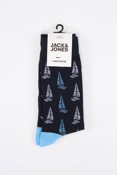 Chaussettes bleues avec motif de voilier d'ACCESSORIES BY JACK & JONES, avec un talon clair et une emballage.