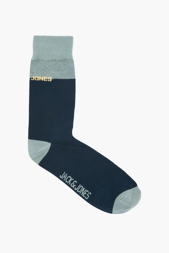 Chaussettes bleues d'ACCESSORIES BY JACK & JONES, avec des détails gris clair au bord, au talon et à la pointe.