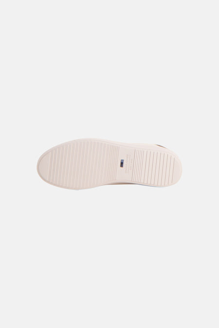 Baskets blanches Jack & Jones, semelle crantée et logo de la marque.