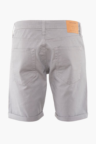 Grijze short van JACK & JONES JEANS INTELLIGENCE, met achterzakken en opgerolde pijpen.