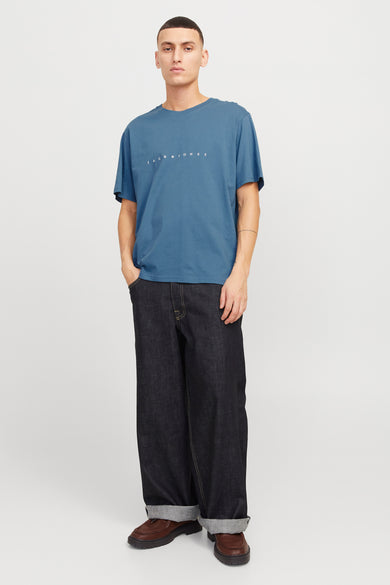 T-shirt bleu à manches courtes d'ORIGINALS BY JACK & JONES, avec logo sur la poitrine.