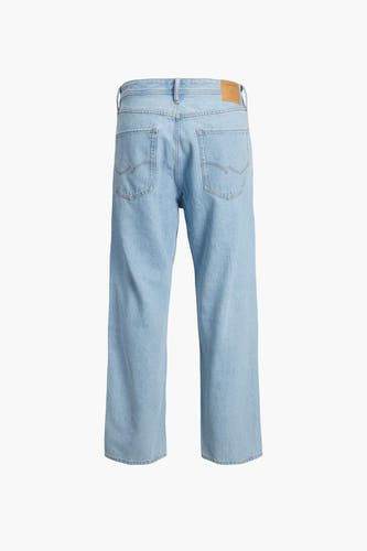 Jean en denim bleu clair large de Jack & Jones, avec des poches sur le dos.