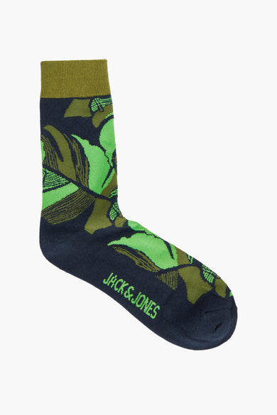 Chaussettes vertes d'ACCESSORIES BY JACK & JONES, avec un motif de feuille dans différentes teintes de légumes et un bord côtelé.