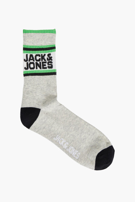 Chaussettes grises d'ACCESSORIES BY JACK & JONES, avec des rayures noires et vertes et le logo de la marque.