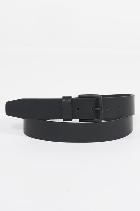 Ceinture noire d'ACCESSORIES BY JACK & JONES, détaillée avec une boucle mate et une fermeture ajustable.
