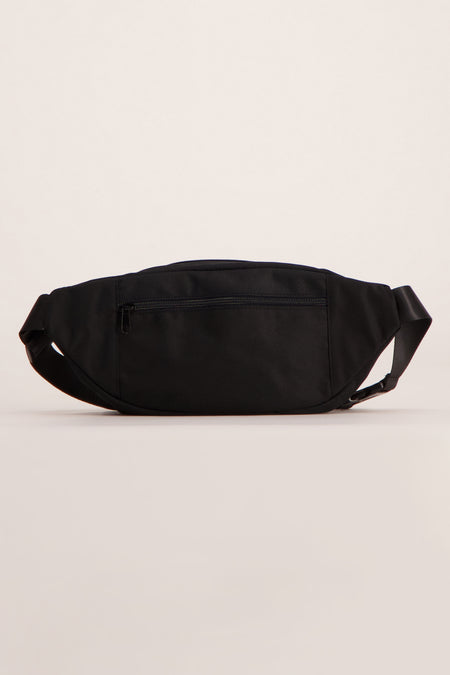 Sac bandoulière noir de ACCESSORIES BY JACK & JONES, tissu lisse, poche zippée à l'avant, large bandoulière, vue de face