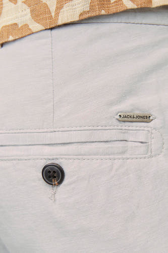 Beige court de JACK & JONES JEANS INTELLIGENCE, avec détail de poche et texture subtile.