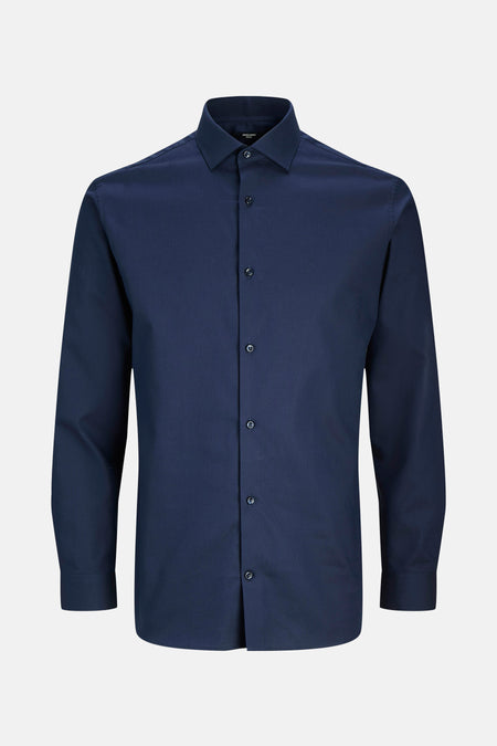 Donkerblauw, opgeknoopt herenoverhemd van JACK & JONES.