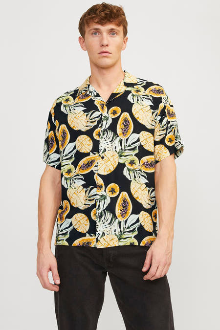 Chemise noire à manches courtes d'ORIGINALS BY JACK & JONES, avec un motif joyeux de papayes et de feuilles.