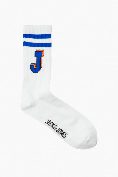 Witte sok met blauwe strepen en groot J-logo, van ACCESSORIES BY JACK & JONES, met zwarte merknaam aan voet, front view