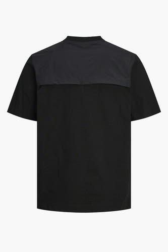 T-shirt noir de CORE par JACK & JONES, avec des manches courtes et un panneau d'un autre matériau.