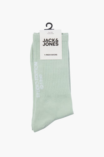 Chaussettes vertes d'ACCESSORIES BY JACK & JONES, avec des rayures subtiles et une impression Studio Edition.