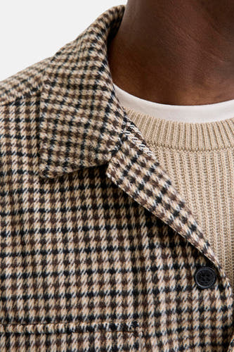 Bruin, lange mouwen overhemd van ORIGINALS BY JACK & JONES, met een bruin en zwart houndstooth motief.