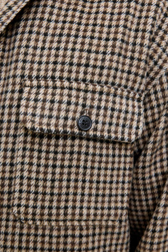 Chemise brune à longues manches d'ORIGINALS BY JACK & JONES, avec un motif à carreaux et une poche po poitrine avec un bouton.