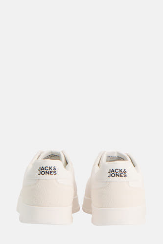 Sneakers blanches d'ACCESSORIES BY JACK & JONES, avec une subtile texture à l'arrière.