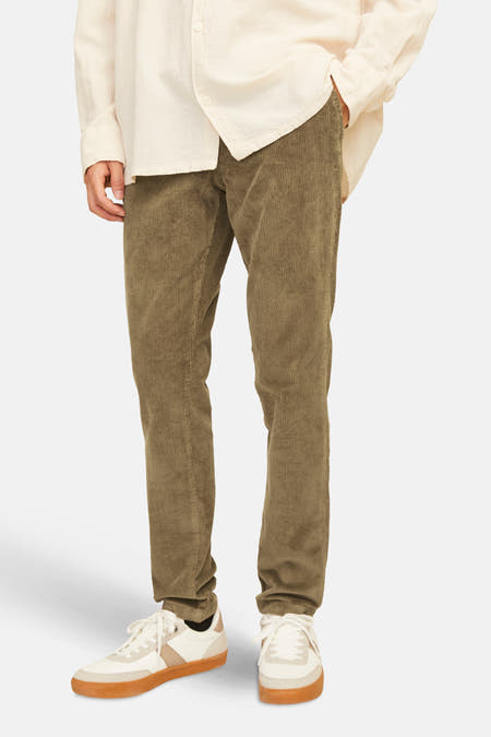 Pantalon brun de JACK & JONES JEANS INTELLIGENCE, avec une texture corduroy et un style décontracté.