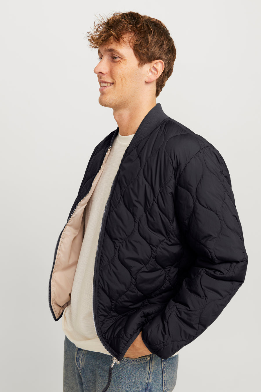 Manteau court noir de PREMIUM BLUE par JACK & JONES, avec un motif à carreaux et une fermeture éclair avant.