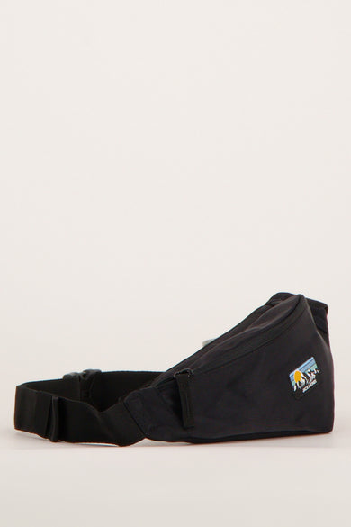 Zwarte schoudertas van ACCESSORIES BY JACK & JONES, met merklogo op de zijkant.