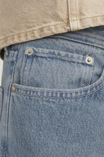 Jean en denim bleu moyen large de JACK & JONES JEANS INTELLIGENCE, avec poche et détail métallique.