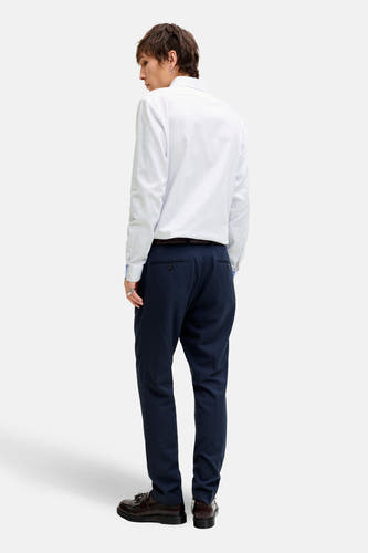 Chemise blanche à manches longues de PREMIUM by JACK & JONES, avec poignets bleus et fermeture boutonnée.