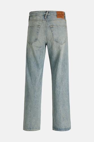 Jean délavé bleu clair large de JACK & JONES, cinq poches et une lavage vintage denim.