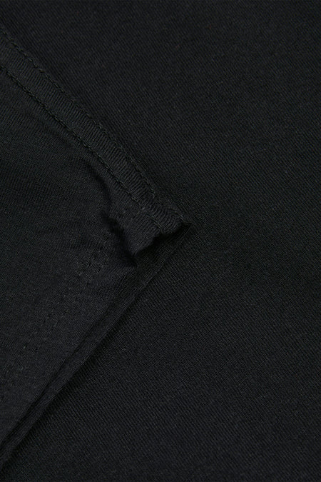 Robe noire à manches courtes de JJXX, avec des ourlets le long du bas.