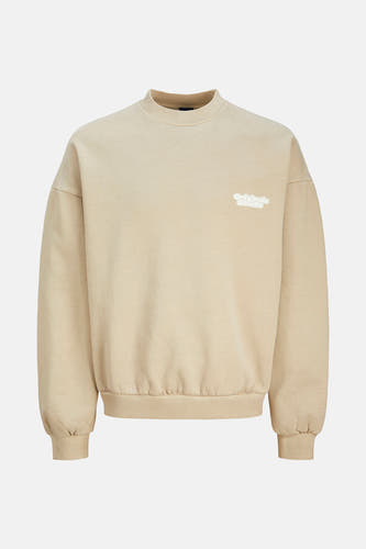 Beige sweater van ORIGINALS BY JACK & JONES, met een klein wit logo op de borst.