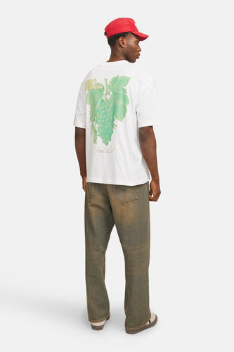 T-shirt blanc à manches courtes d'ORIGINALS BY JACK & JONES, avec une impression de raisins sur le dos.