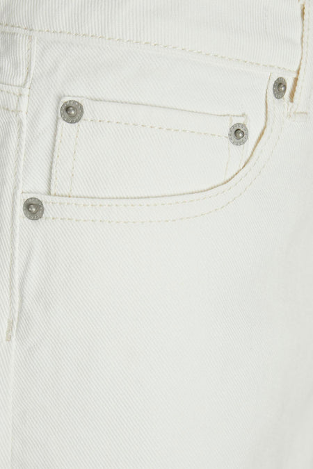 Short blanc JJXX, avec détail de la poche avec un nœud en métal.