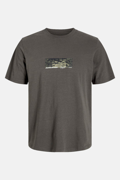 T-shirt gris à manches courtes de CORE BY JACK & JONES, avec une impression graphique sur la poitrine.