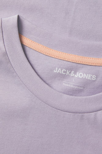 Paars T-shirt met korte mouwen van Originals by Jack & Jones, met een ronde hals en een gestikte oranje rand.
