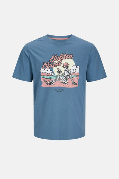 T-shirt bleu à manches courtes d'ORIGINALS par JACK & JONES, avec une impression de plage avec un squelette et le texte "Golden Coast".