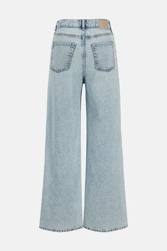 Jean en denim bleu clair large de JJXX, avec des poches arrière et une ceinture.