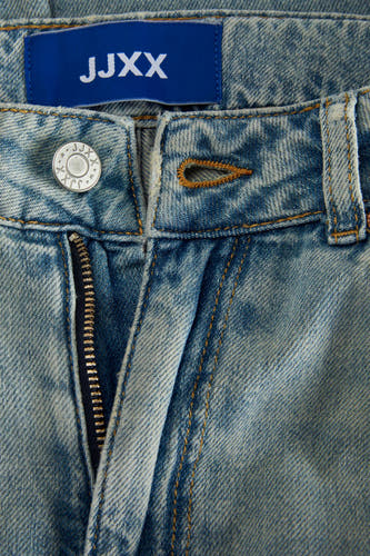 Lichtblauwe denim jeans van JJXX, met een rits en een knoop met een logo.