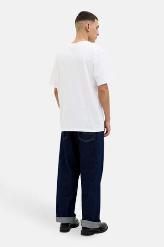 T-shirt blanc à manches courtes de CORE BY JACK & JONES, avec un design simple et une coupe décontractée.