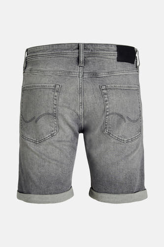 Jean gris court de JACK & JONES, avec des poches arrière et des ourlets relevés.