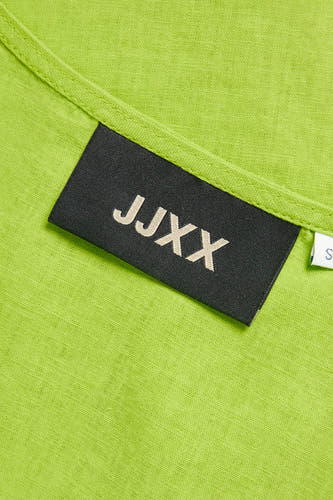 Blouse verte sans manches de JJXX, avec une texture tissée et un détail d'étiquette noire.