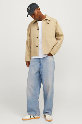 Jean en denim bleu clair ample de JACK & JONES JEANS INTELLIGENCE, avec un style décontracté.