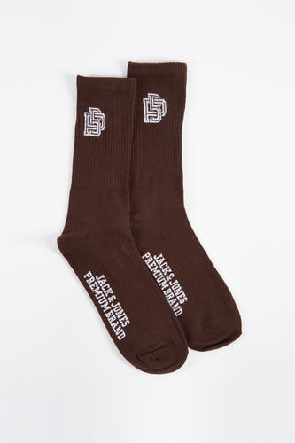 Chaussettes brunes d'ACCESSORIES BY JACK & JONES, avec logo blanc et nom de marque.